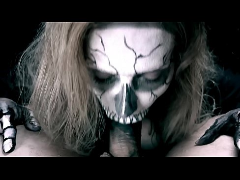 ❤️ Demone Meedchen saugt Hunn mat hirem schwaarze Mond a schléckt kum. ❌ Fucking Video op lb.befuck-net.ru ❤