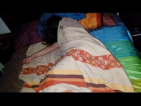 ❤️ Stiefson beréiert seng jonk Stéifmamm wärend hatt schléift. ❌ Fucking Video  op lb.befuck-net.ru ❤