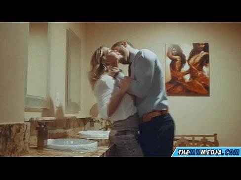 ❤️ Wann eng Busty Blond Iech an engem ëffentlechen Toilette verféiert ❌ Fucking Video  op lb.befuck-net.ru ❤